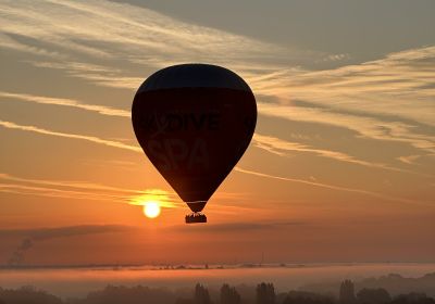 vol romantique au coucher du soleil 